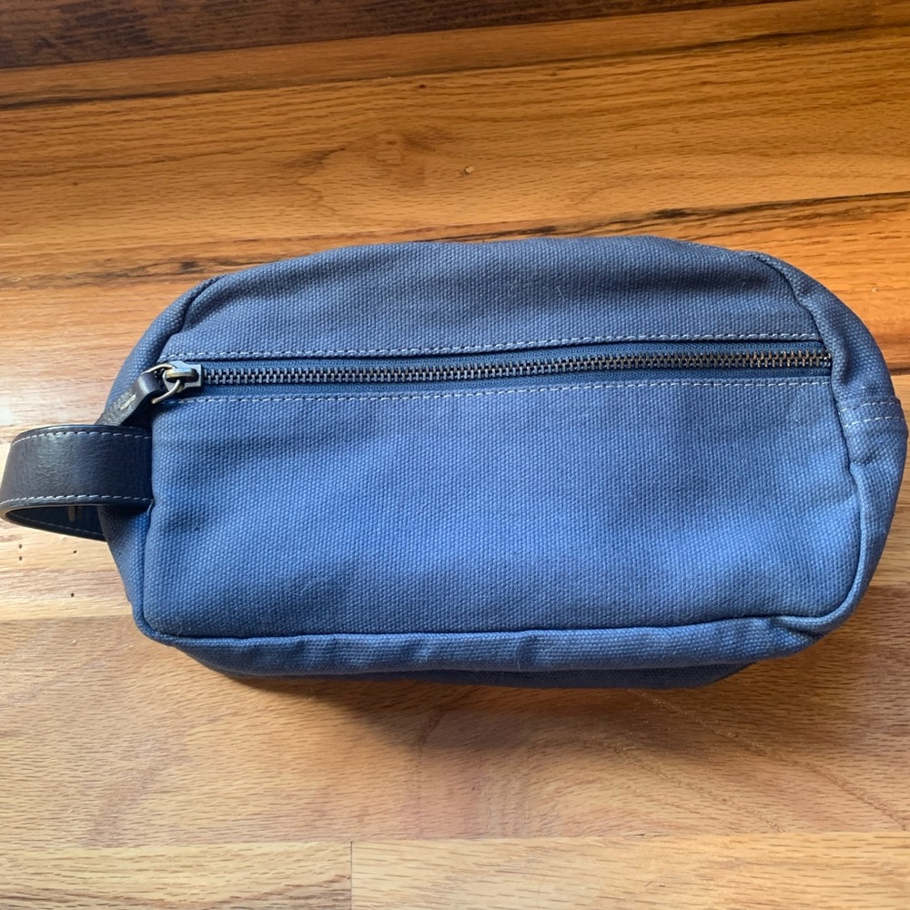 New With Tags Timberland Waxed Canvas Travel Kit Navy